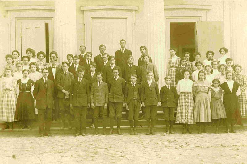 Brooks-Academy-Class-1907